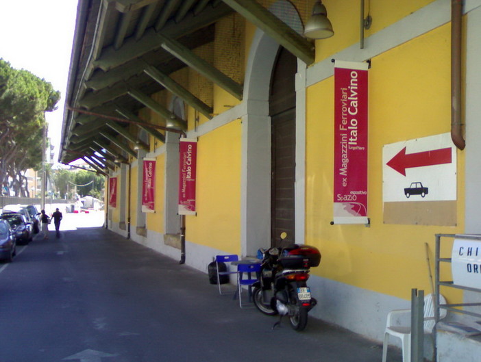 Sanremo: allo scalo merci dell'ex stazione ferroviaria l'esposizione di Elio Madesani e Sante Parolini