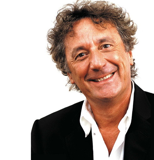 Oggi pomeriggio Enzo Iacchetti ospite ai microfoni di Radio Onda Ligure con il libro ‘Diamo tempo al tempo di avere tempo prima che il tempo non abbia più tempo’