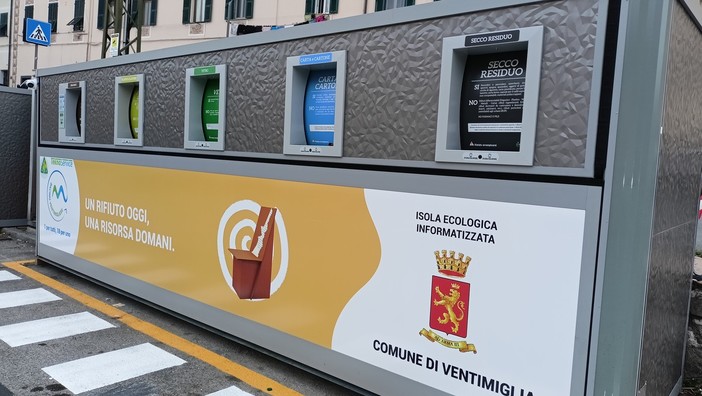 Ventimiglia: 'Utente non autorizzato', la frase incubo dei cittadini per le ecoisole che stentano a funzionare (Video)