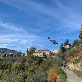 Molini di Triora: cade da un muro in campagna, elisoccorso in azione ad Agaggio