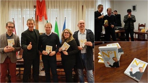 Dolceacqua, Ezio Greggio presenta il suo libro "N° 1" e consegna il Tapiro d'oro al sindaco Gazzola (Foto e video)