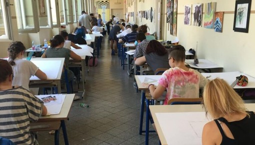 Maturità, gli auguri dalla Regione "Un abbraccio speciale a tutti gli studenti"