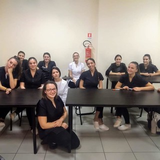 Ecco le tredici nuove estetiste che hanno superato gli esami di specializzazione estetica all'Accademia Formativa