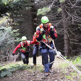 Rocchetta Nervina: intervento del Soccorso Alpino e dei Vigili del Fuoco per il recupero di un cacciatore caduto nei boschi