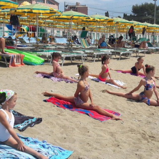 Sanremo: venerdì prossimo ai bagni 'Gabriella' l'esibizione delle atlete della 'Fenice'