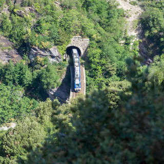 Valle Roya: stop ai treni tra Limone e Ventimiglia dopo il guasto al cavo di telecomando ad Airole Valle Roya: stop ai treni tra Limone e Ventimiglia dopo il guasto al cavo di telecomando ad Airole