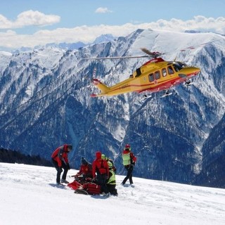 63enne cade sugli sci a Limone Piemonte: soccorso dal 118 e dall'elicottero è grave in ospedale
