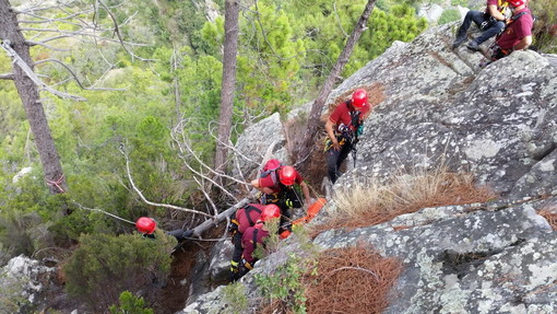 Ventimiglia: esercitazione del nucleo SAF dei Vigili del Fuoco questa mattina nella zona di Villatella