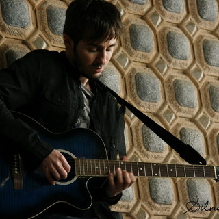 Tutto esaurito stasera allo Spazio Calvino di Imperia per lo spettacolo di Dario Benedetto "Edoardo mani di forcipe"