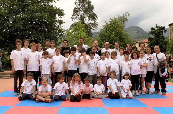 Ranzo: grande successo domenica scorsa per la festa sportiva della 'Savate per tutti' Ranzo: grande successo domenica scorsa per la festa sportiva della 'Savate per tutti'