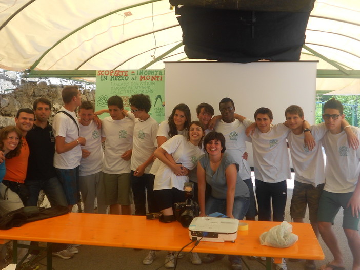 Gli studenti dell'Istituto 'Aicardi' alla settimana estiva 'Ecolab' tra Pigna, Realdo e Verdeggia Gli studenti dell'Istituto 'Aicardi' alla settimana estiva 'Ecolab' tra Pigna, Realdo e Verdeggia