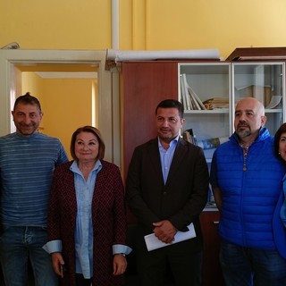 Vallecrosia dedica una lastra a Erio Tripodi: la cerimonia alla piazzetta dei giardini di San Rocco (Foto) Vallecrosia dedica una lastra a Erio Tripodi: la cerimonia alla piazzetta dei giardini di San Rocco (Foto)