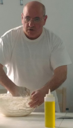 I bimbi della scuola dell'Infanzia di Pietrabruna e San Lorenzo al mare ieri a scuola dal... pizzaiolo