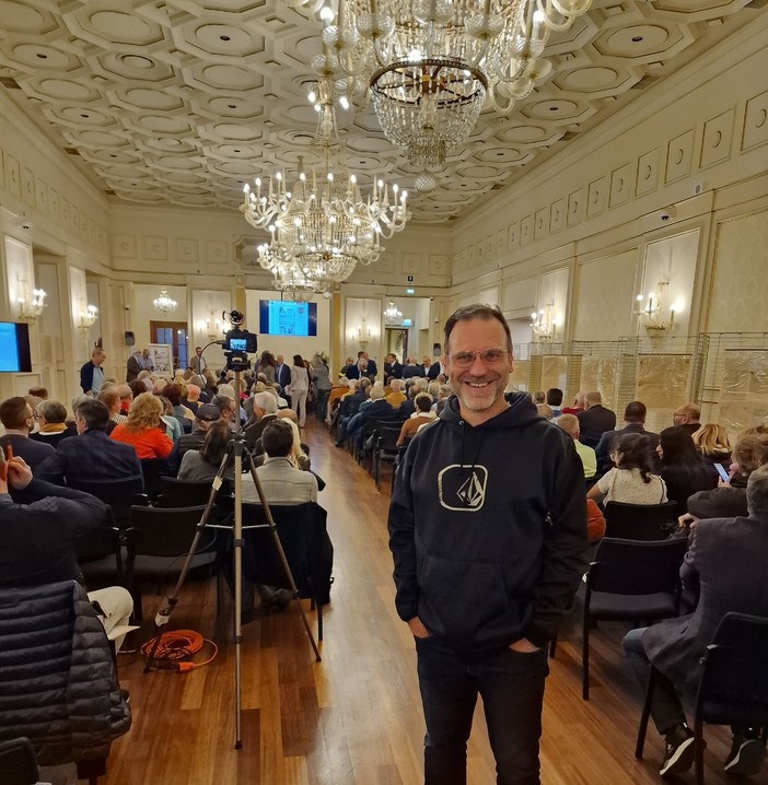 Vallecrosia presente all'inaugurazione della mostra "Ingegn-Ieri, oggi e domani" (Foto) Vallecrosia presente all'inaugurazione della mostra "Ingegn-Ieri, oggi e domani" (Foto)