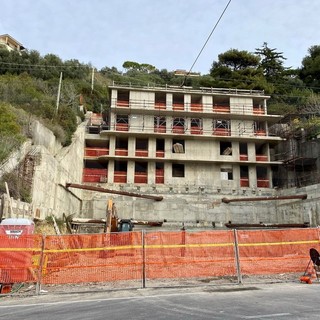 Ospedaletti: dopo 5 anni di stop sono ripresi i lavori nel cantiere dell'ex hotel Madison, termineranno nell'estate 2021