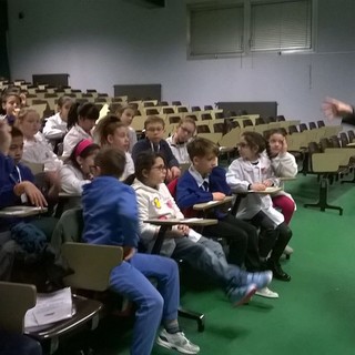 Ventimiglia: giorno della memoria, gli alunni dell'Istituto Comprensivo 1 Biancheri incontrano il prof. Enzo Iorio