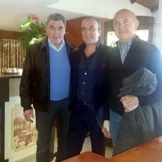 Un anno fa era rimasto colpito dalla ciclabile e dalla costa: Eddy Merckx è tornato ieri ad Ospedaletti