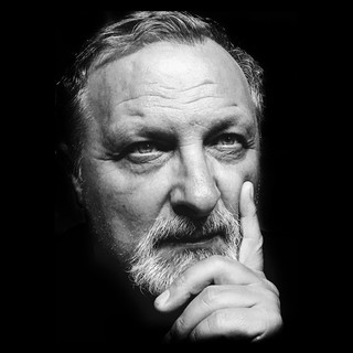 Vallecrosia: 'Giornate del libro', gli studenti della 'Doria' drammatizzano un romanzo di Enzo Iorio Vallecrosia: 'Giornate del libro', gli studenti della 'Doria' drammatizzano un romanzo di Enzo Iorio