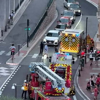 Esplosione di ieri sera davanti a un palazzo a Monaco, tre morti e diversi feriti: caccia al sospetto in fuga verso Beausoleil