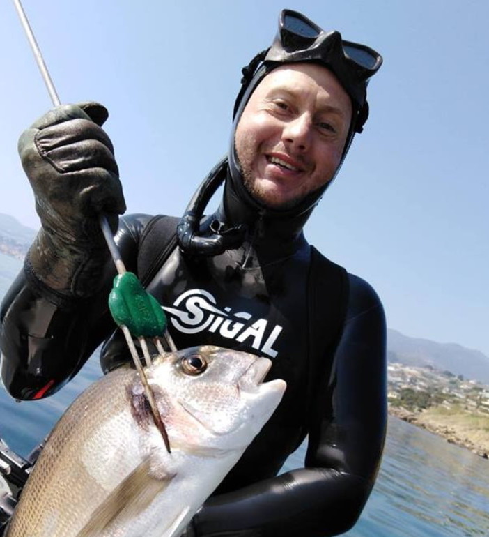 Santo Stefano al Mare: proseguono le ricerche di Enrico Creta sub apneista disperso da ieri al largo di Aregai di Cipressa Santo Stefano al Mare: proseguono le ricerche di Enrico Creta sub apneista disperso da ieri al largo di Aregai di Cipressa