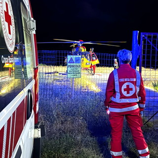 Bordighera: cade da un'altezza di tre metri, 20enne straniera trasportata in elicottero al Santa Corona