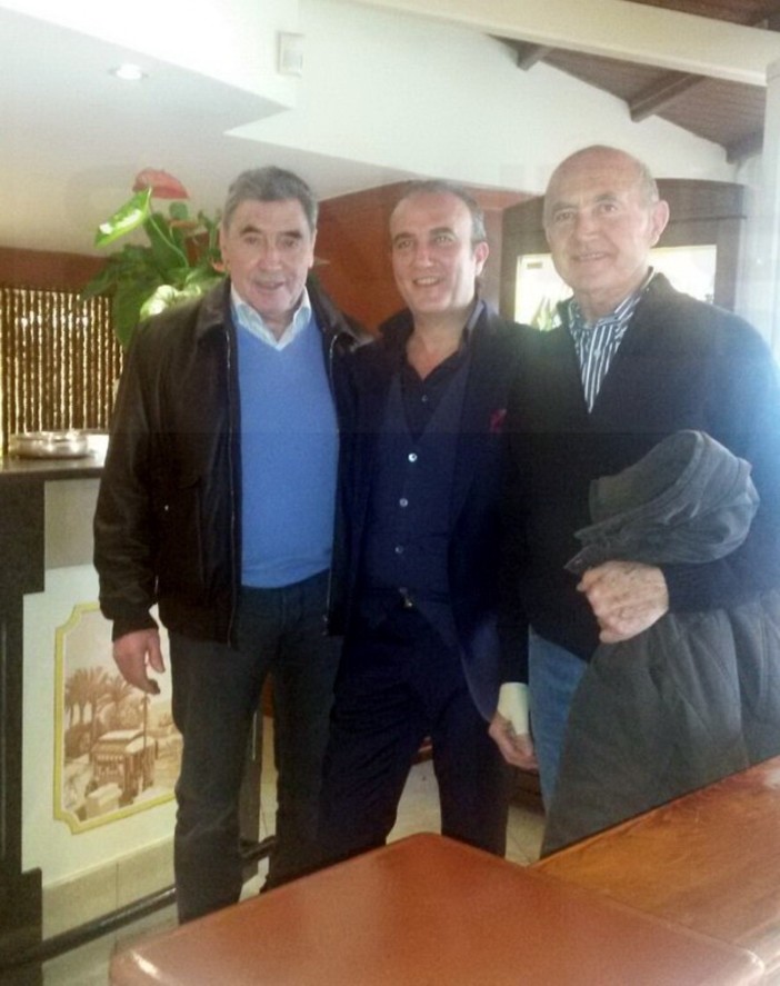 Un anno fa era rimasto colpito dalla ciclabile e dalla costa: Eddy Merckx è tornato ieri ad Ospedaletti Un anno fa era rimasto colpito dalla ciclabile e dalla costa: Eddy Merckx è tornato ieri ad Ospedaletti