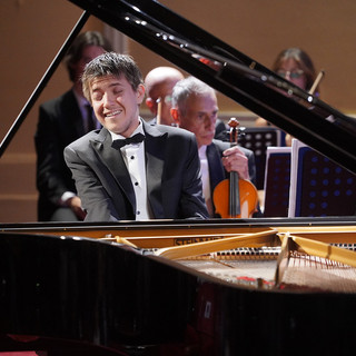 Sanremo, Estefan Vergara Iatcekiw, talento internazionale e vincitore di RPM Sanremo 2025, oggi protagonista con l’Orchestra Sinfonica