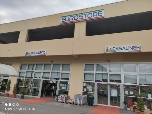 A Bevera di Ventimiglia c'è Eurostore: un emporio di 3.000 metri quadrati di esposizione dove potrai trovare di tutto e di più A Bevera di Ventimiglia c'è Eurostore: un emporio di 3.000 metri quadrati di esposizione dove potrai trovare di tutto e di più