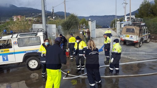 Sanremo: ieri l'esercitazione per formare i volontari sull'uso di motopompe e idrovore in caso di alluvione (Foto)