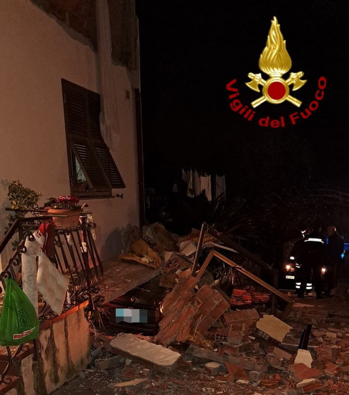 San Biagio della Cima: esplosione in una abitazione, 62enne ustionato gravemente e casa distrutta (Foto)