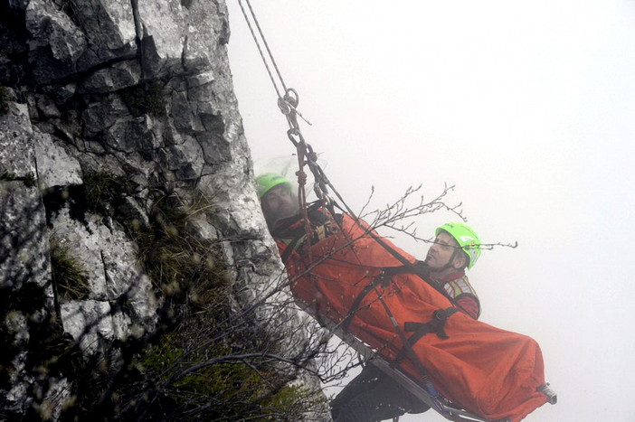 Terminata questa mattina l'esercitazione congiunta tra soccorritori 'speleo' e alpini del Cnsas Liguria