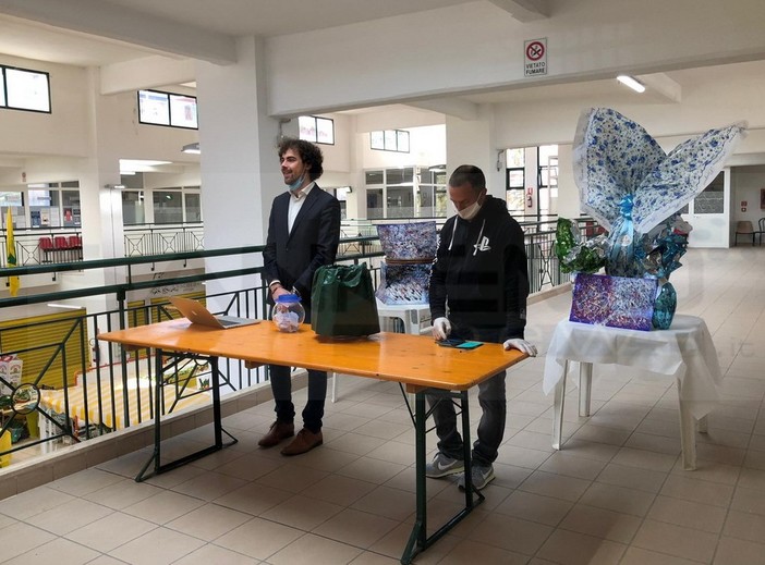 'Bordighera per i Bordigotti': raccolti 3.500 per la pesca di beneficenza ieri al Mercato Coperto (Foto e Video)