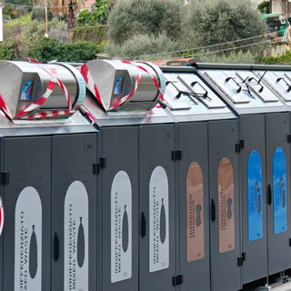 Ecoisole, Sanremo completa la rivoluzione dei rifiuti: ultime installazioni in centro tra via Bixio e corso Raimondo