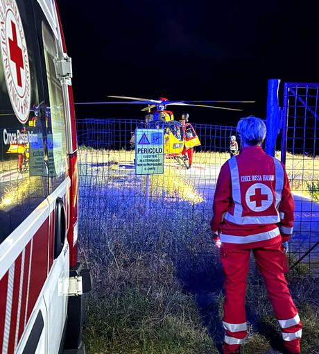 Bordighera: cade da un'altezza di tre metri, 20enne straniera trasportata in elicottero al Santa Corona Bordighera: cade da un'altezza di tre metri, 20enne straniera trasportata in elicottero al Santa Corona