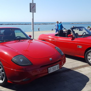 Electro Motor Show, grande successo a San Bartolomeo al Mare: Drive test presi d'assalto sin dal mattino, favoriti anche dalle eccezionali condizioni meteo