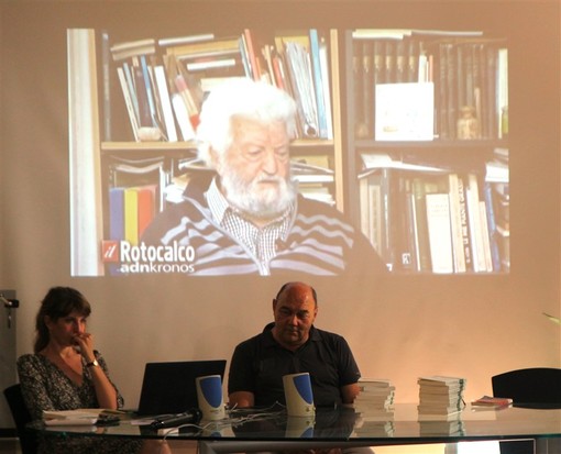 "L'erbario di Libereso": un viaggio tra acquerelli e appunti per scoprire la bellezza delle piante. Un patrimonio di conoscenza e passione per la natura a disposizione di tutti. "L'erbario di Libereso": un viaggio tra acquerelli e appunti per scoprire la bellezza delle piante. Un patrimonio di conoscenza e passione per la natura a disposizione di tutti.
