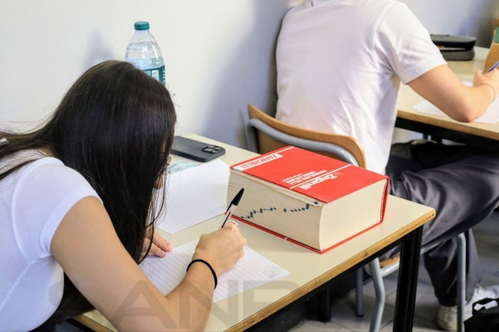 Sanremo, tante le eccellenze dell'Istituto ‘Colombo’ all’esame di maturità, due 100 lode