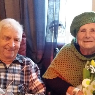 Imperia: ieri a Oliveto Enrico Lanza e Maria Capponi hanno festeggiato i loro 70 anni di matrimonio (Foto) Imperia: ieri a Oliveto Enrico Lanza e Maria Capponi hanno festeggiato i loro 70 anni di matrimonio (Foto)