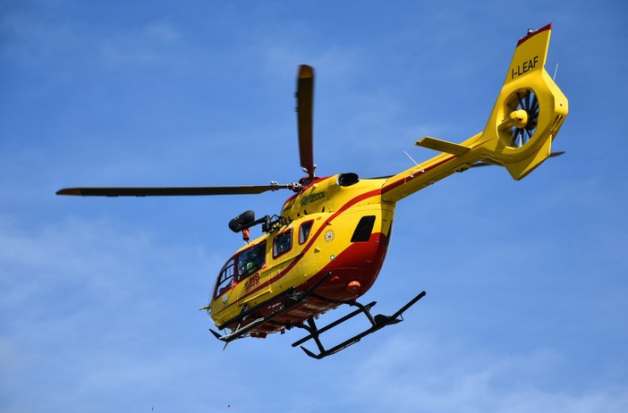 Camporosso, scontro moto-auto sull'Aurelia: si alza in volo l'elisoccorso Camporosso, scontro moto-auto sull'Aurelia: si alza in volo l'elisoccorso
