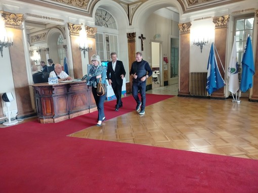 Sanremo e Montecarlo, si lavora a una nuova intesa per il festival della commedia. Incontro con Ezio Greggio a Palazzo Bellevue Sanremo e Montecarlo, si lavora a una nuova intesa per il festival della commedia. Incontro con Ezio Greggio a Palazzo Bellevue