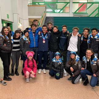 Limone in festa per il rientro di Edoardo Saracco, bronzo nello sci alpino alle Olimpiadi invernali giovanili Limone in festa per il rientro di Edoardo Saracco, bronzo nello sci alpino alle Olimpiadi invernali giovanili
