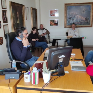 Taggia: emergenza acqua, nuovi punti di approvvigionamento e servizio a domicilio per gli anziani (Foto e Video) Taggia: emergenza acqua, nuovi punti di approvvigionamento e servizio a domicilio per gli anziani (Foto e Video)
