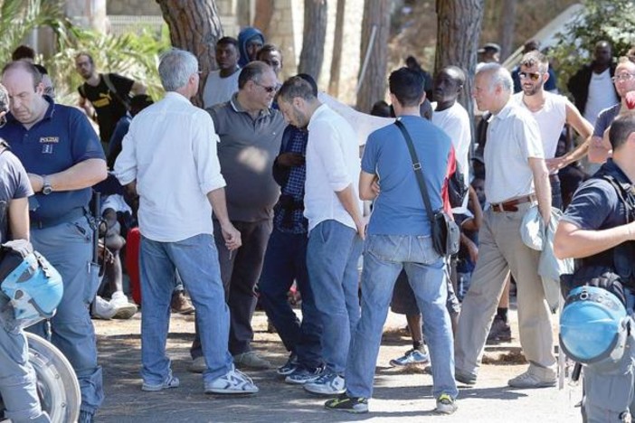 Ventimiglia: il Sindaco Ioculano "Il centro delle Gianchette deve chiudere, ora ci sono le condizioni per farlo" Ventimiglia: il Sindaco Ioculano "Il centro delle Gianchette deve chiudere, ora ci sono le condizioni per farlo"