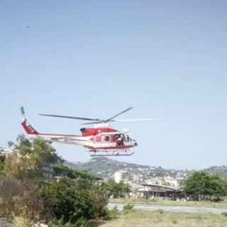 Imperia: neonato trasportato al Gaslini con l'elicottero dei Vigili del Fuoco (Video)