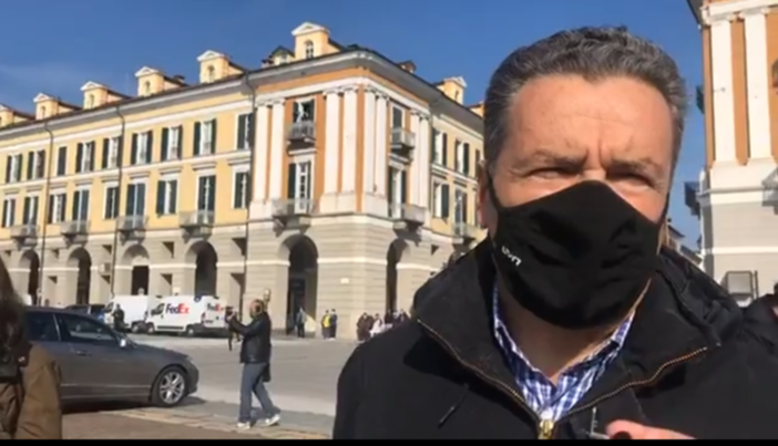 Idea di Bottero Ski da Limone Piemonte: "Elicotteri da Monaco e Sanremo per portare le persone a sciare" (Video) Idea di Bottero Ski da Limone Piemonte: "Elicotteri da Monaco e Sanremo per portare le persone a sciare" (Video)