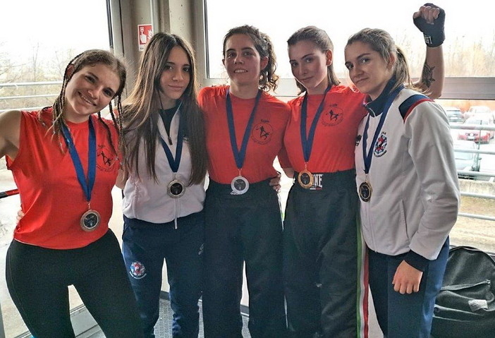 Kick Boxing: la Ecole de Savate di Ranzo con una squadra al femminile ieri in gara in Piemonte Kick Boxing: la Ecole de Savate di Ranzo con una squadra al femminile ieri in gara in Piemonte
