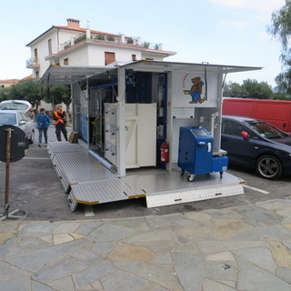 Prosegue il servizio Ecombile per la raccolta dei rifiuti in 35 Comuni della provincia. Gianna Spinelli: "Conferire i rifiuti in maniera corretta"