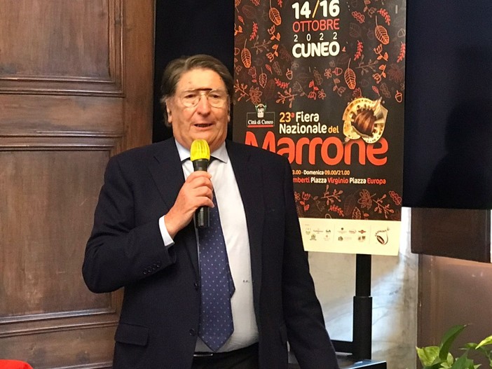 Dal cuneese: ieri il presidente della Camera di Commercio Enrico Lupi alla Fiera del Marrone (Foto) Dal cuneese: ieri il presidente della Camera di Commercio Enrico Lupi alla Fiera del Marrone (Foto)