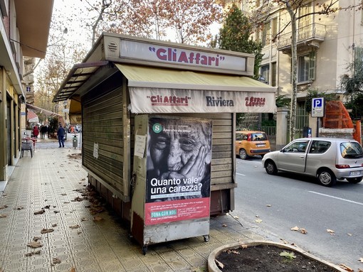 Il 'gabbiotto' che per anni ha ospitato l'edicola in corso Garibaldi Il 'gabbiotto' che per anni ha ospitato l'edicola in corso Garibaldi