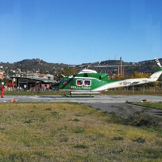 Imperia: neonato trasportato d'urgenza al 'Gaslini' con l'elicottero 'Drago' dei Vigili del Fuoco